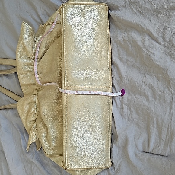 HOBO International Caliber in pearled silver metallic leather - Picture 8 of 16